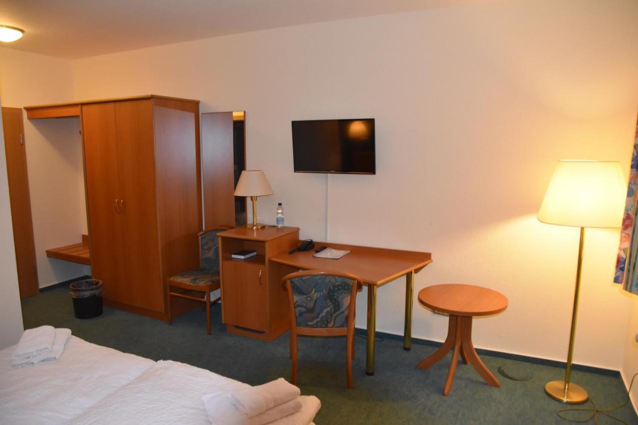 Hotel Zum Gesundbrunnen Bad Zwischenahn Exterior photo